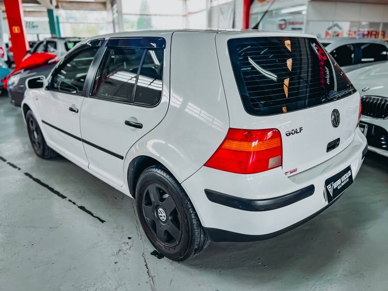 VOLKSWAGEN - GOLF - 2002/2002 - Branca - R$ 28.900,00