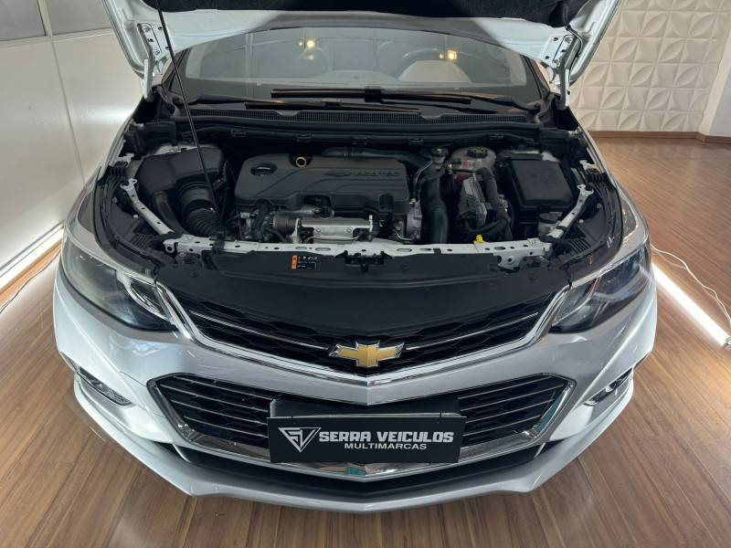 CHEVROLET - CRUZE - 2017/2018 - Prata - R$ 93.900,00