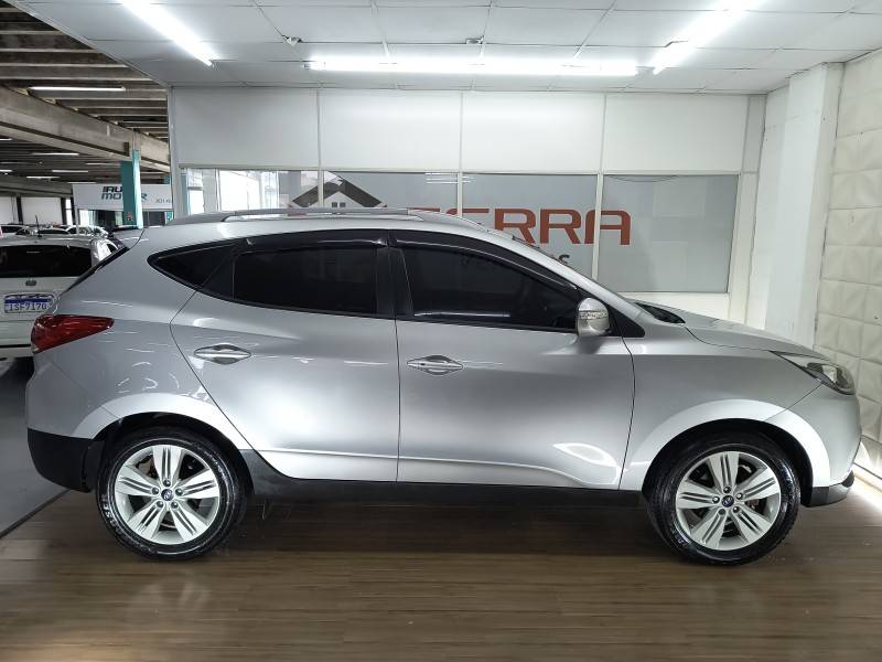 HYUNDAI - IX35 - 2016/2016 - Prata - R$ 75.900,00