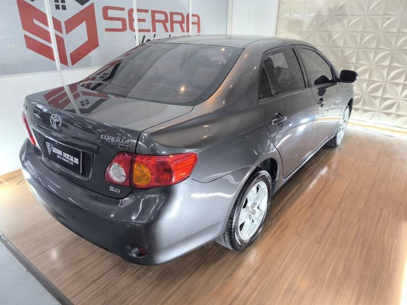 TOYOTA - COROLLA - 2010/2011 - Cinza - R$ 58.900,00