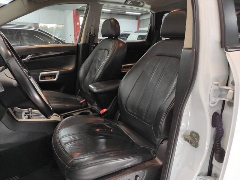 CHEVROLET - CAPTIVA - 2014/2015 - Branca - R$ 61.900,00