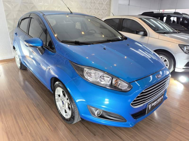 FORD - FIESTA - 2017/2017 - Azul - R$ 55.900,00