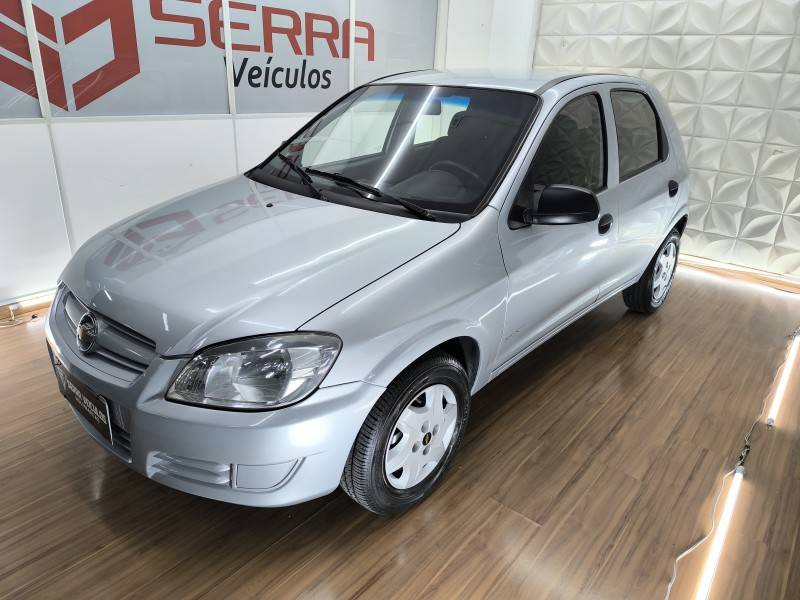 CHEVROLET - CELTA - 2010/2010 - Prata - R$ 27.900,00