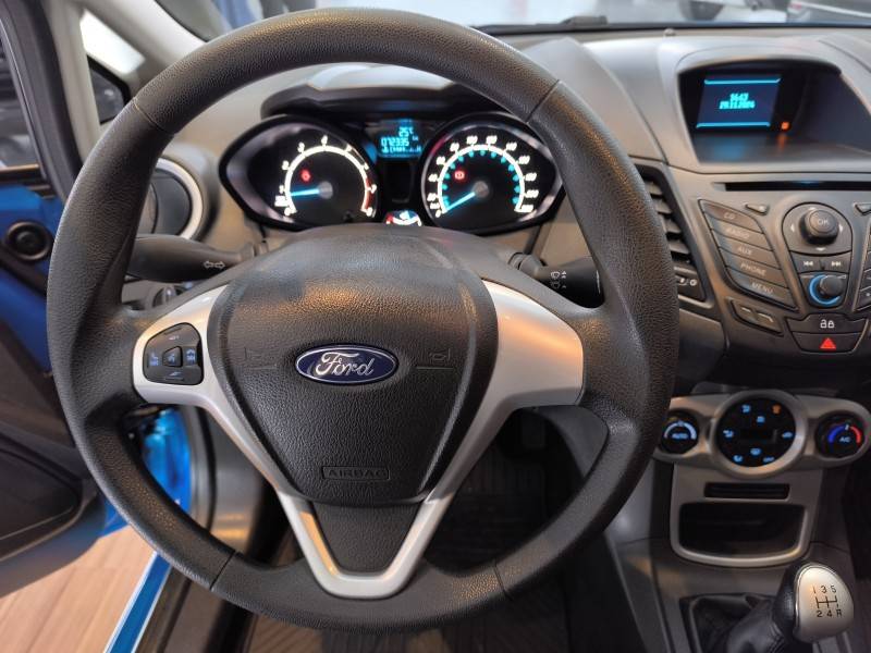 FORD - FIESTA - 2017/2017 - Azul - R$ 55.900,00