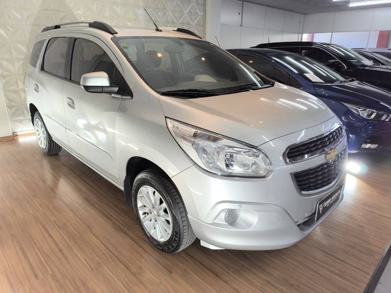 CHEVROLET - SPIN - 2014/2015 - Prata - R$ 51.900,00