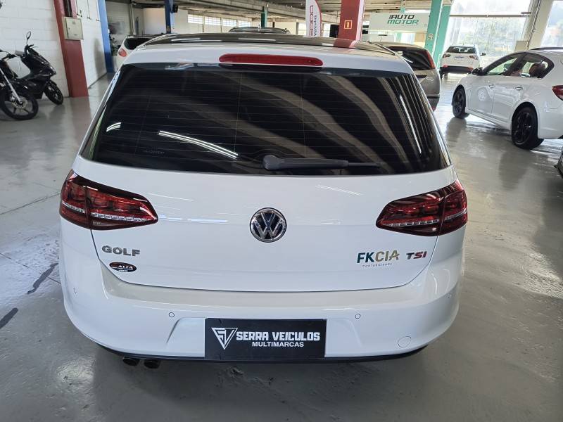 VOLKSWAGEN - GOLF - 2017/2017 - Branca - R$ 99.900,00