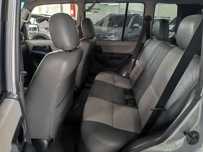 MITSUBISHI - PAJERO TR4 - 2006/2007 - Prata - R$ 45.900,00