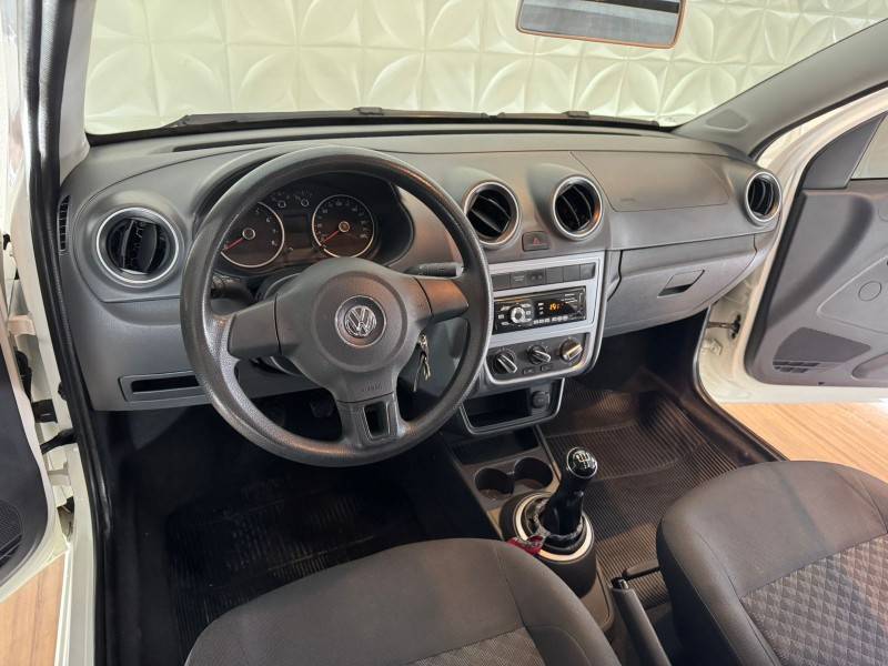 VOLKSWAGEN - SAVEIRO - 2015/2016 - Branca - R$ 49.900,00