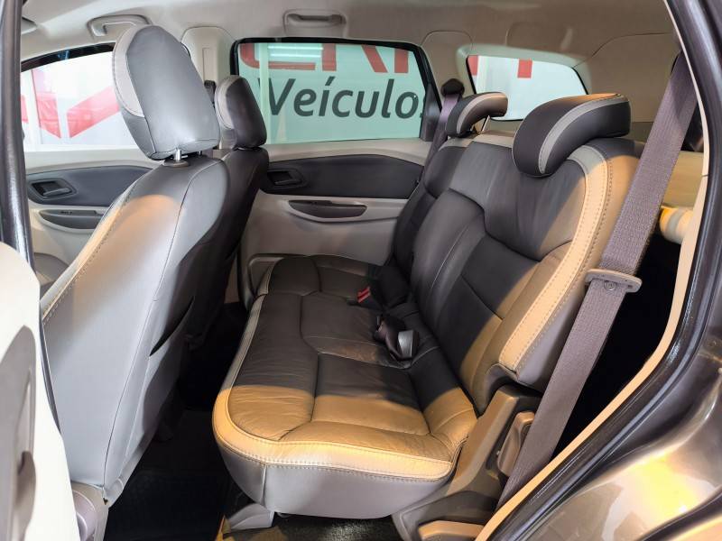 CHEVROLET - SPIN - 2013/2014 - Cinza - R$ 48.900,00