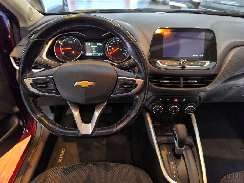 CHEVROLET - ONIX - 2019/2020 - Vermelha - R$ 76.900,00