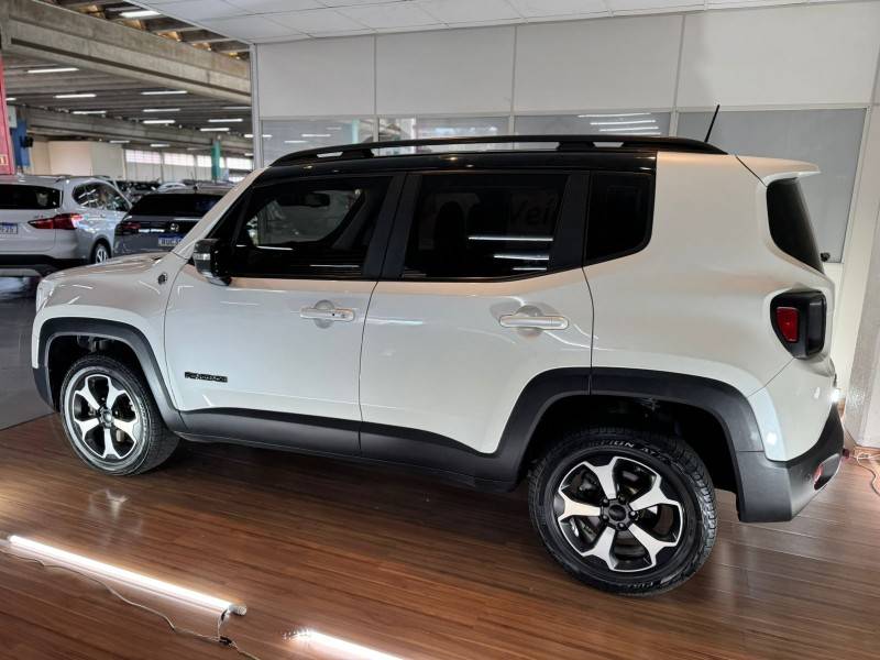 JEEP - RENEGADE - 2018/2019 - Branca - R$ 112.900,00