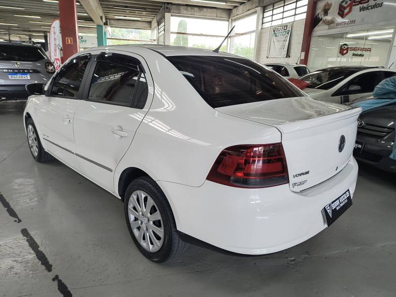 VOLKSWAGEN - VOYAGE - 2010/2011 - Branca - R$ 33.900,00
