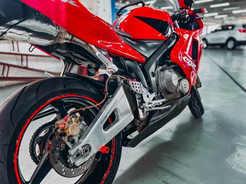 HONDA - CBR 600RR - 2003/2003 - Vermelha - R$ 29.900,00