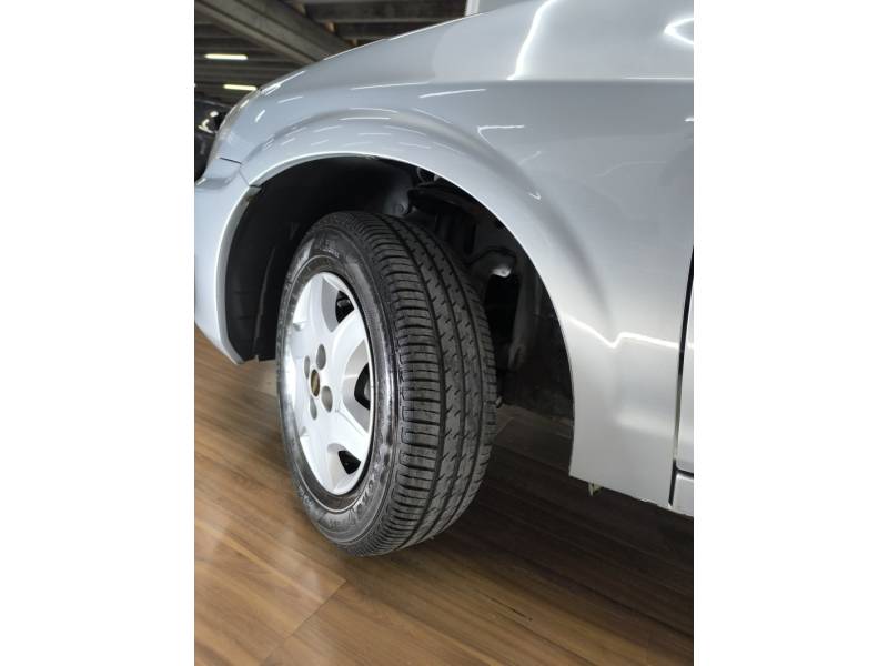 CHEVROLET - CELTA - 2010/2010 - Prata - R$ 27.900,00
