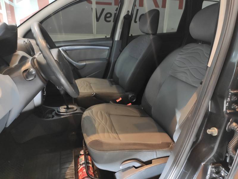 RENAULT - DUSTER - 2012/2013 - Preta - R$ 48.800,00