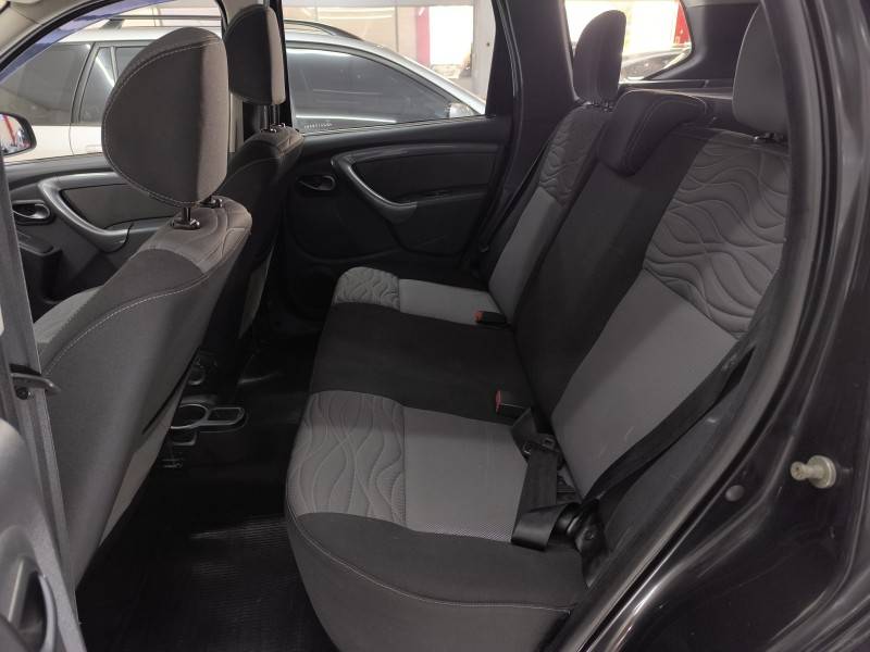 RENAULT - DUSTER - 2012/2013 - Preta - R$ 48.900,00