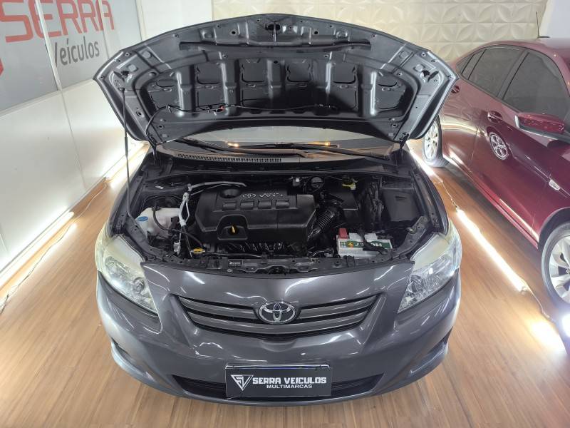 TOYOTA - COROLLA - 2010/2011 - Cinza - R$ 58.900,00