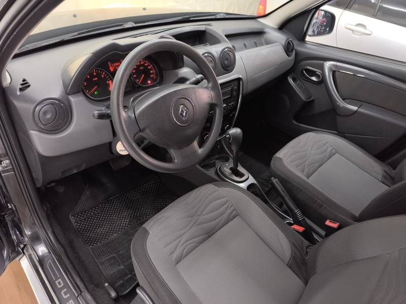 RENAULT - DUSTER - 2012/2013 - Preta - R$ 48.900,00