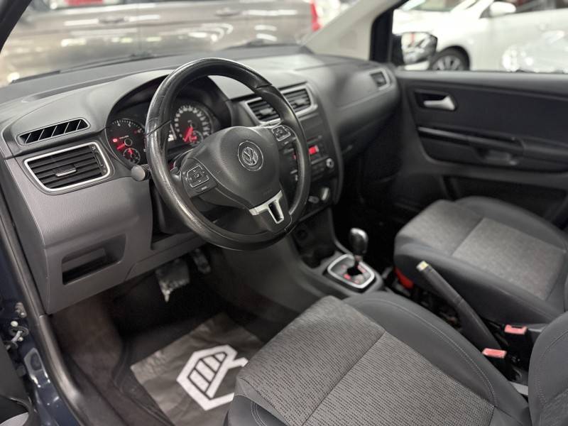 VOLKSWAGEN - FOX - 2013/2013 - Cinza - R$ 40.900,00