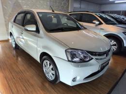 TOYOTA - ETIOS - 2016/2017 - Branca - R$ 58.900,00