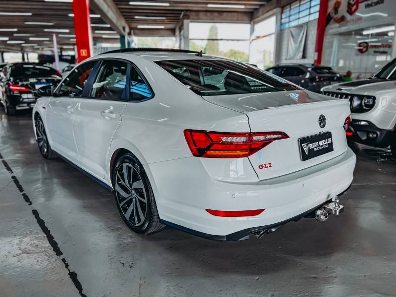 VOLKSWAGEN - JETTA - 2019/2019 - Branca - R$ 159.900,00