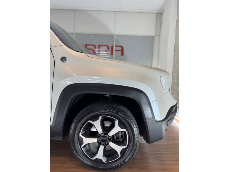 JEEP - RENEGADE - 2018/2019 - Branca - R$ 112.900,00