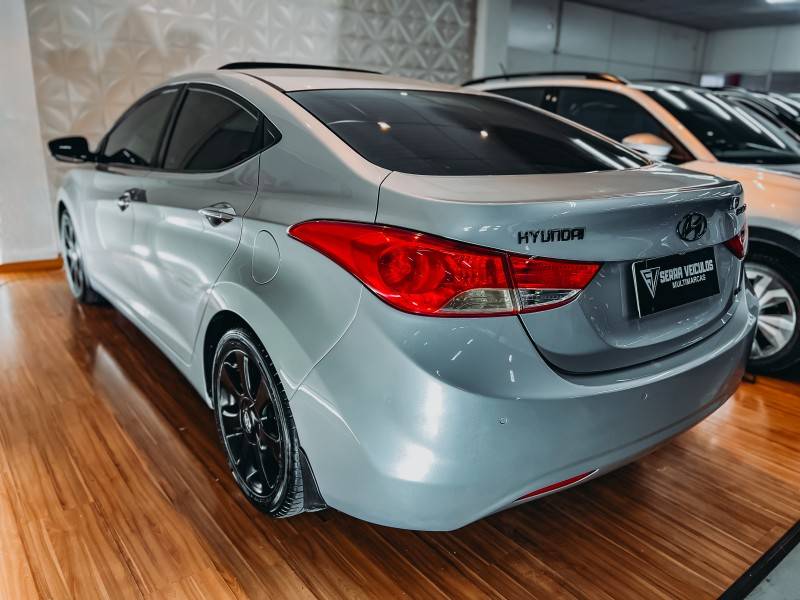 HYUNDAI - ELANTRA - 2013/2013 - Prata - R$ 69.900,00