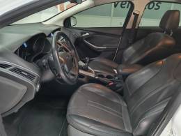 FORD - FOCUS - 2015/2015 - Branca - R$ 57.900,00
