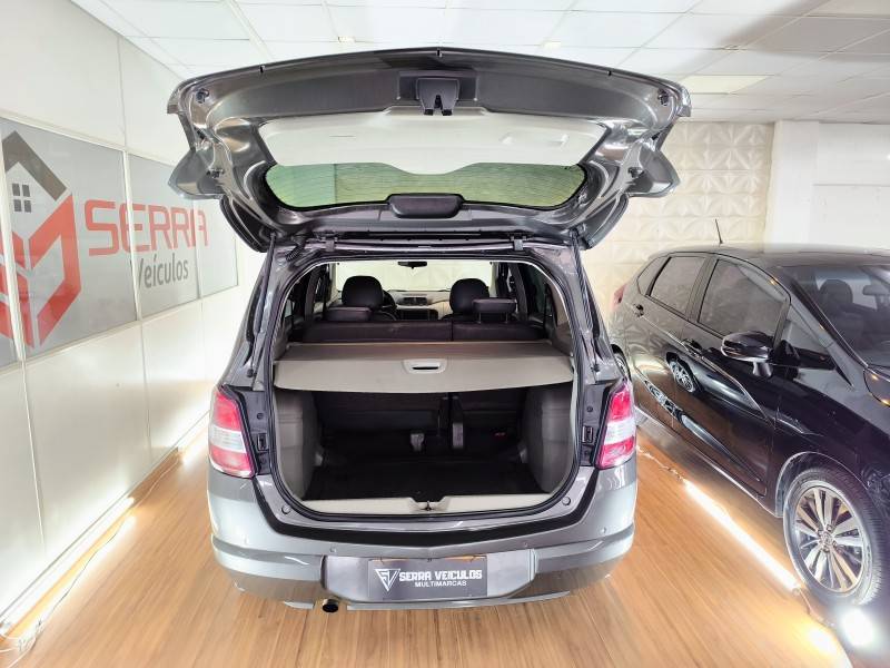 CHEVROLET - SPIN - 2013/2014 - Cinza - R$ 48.900,00