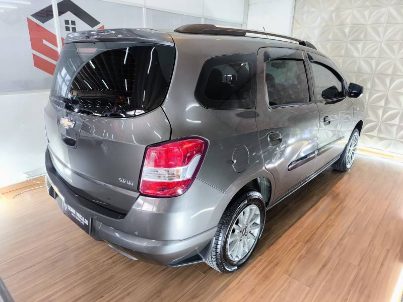 CHEVROLET - SPIN - 2013/2014 - Cinza - R$ 48.900,00